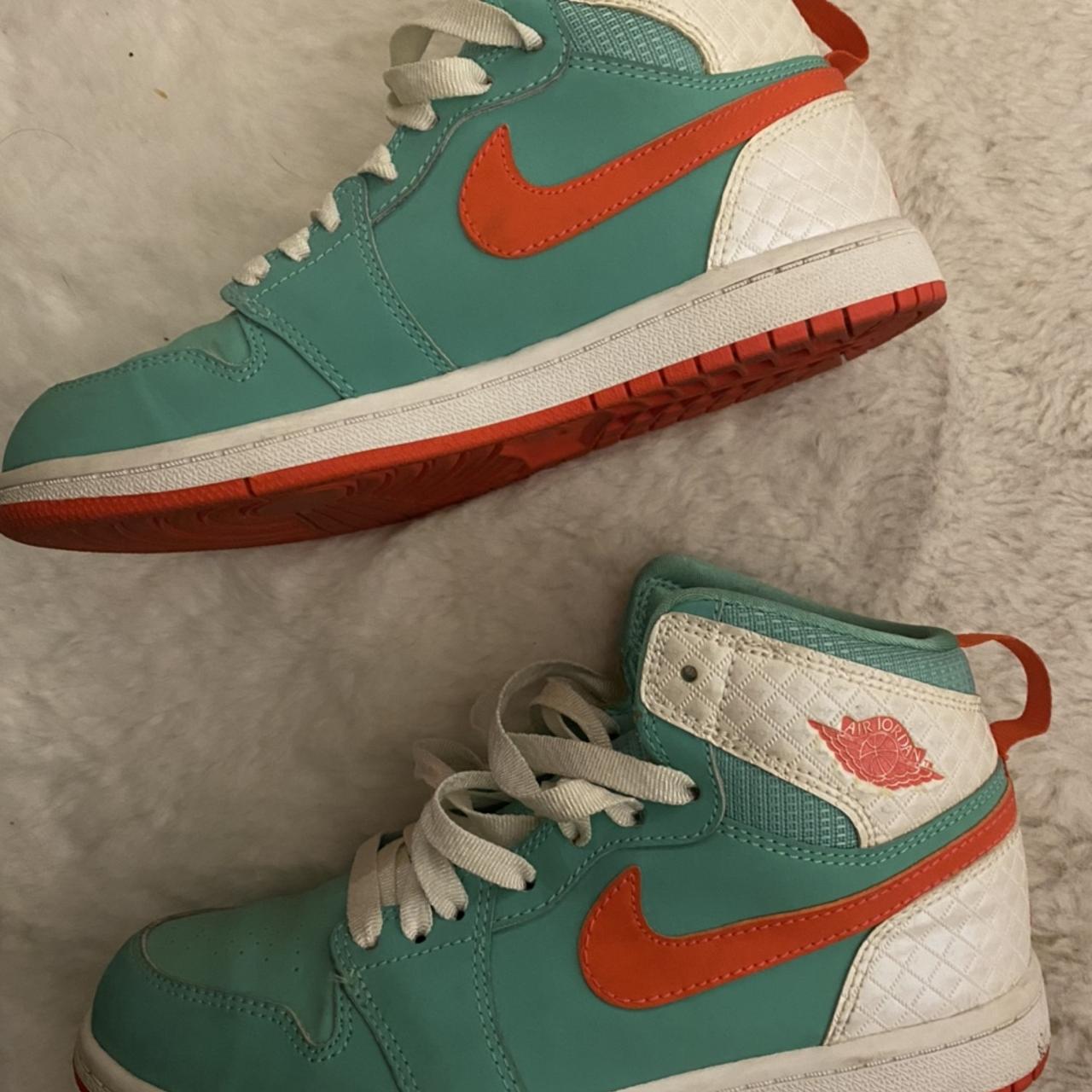 Jordan Women's Orange and Green Trainers | Depop