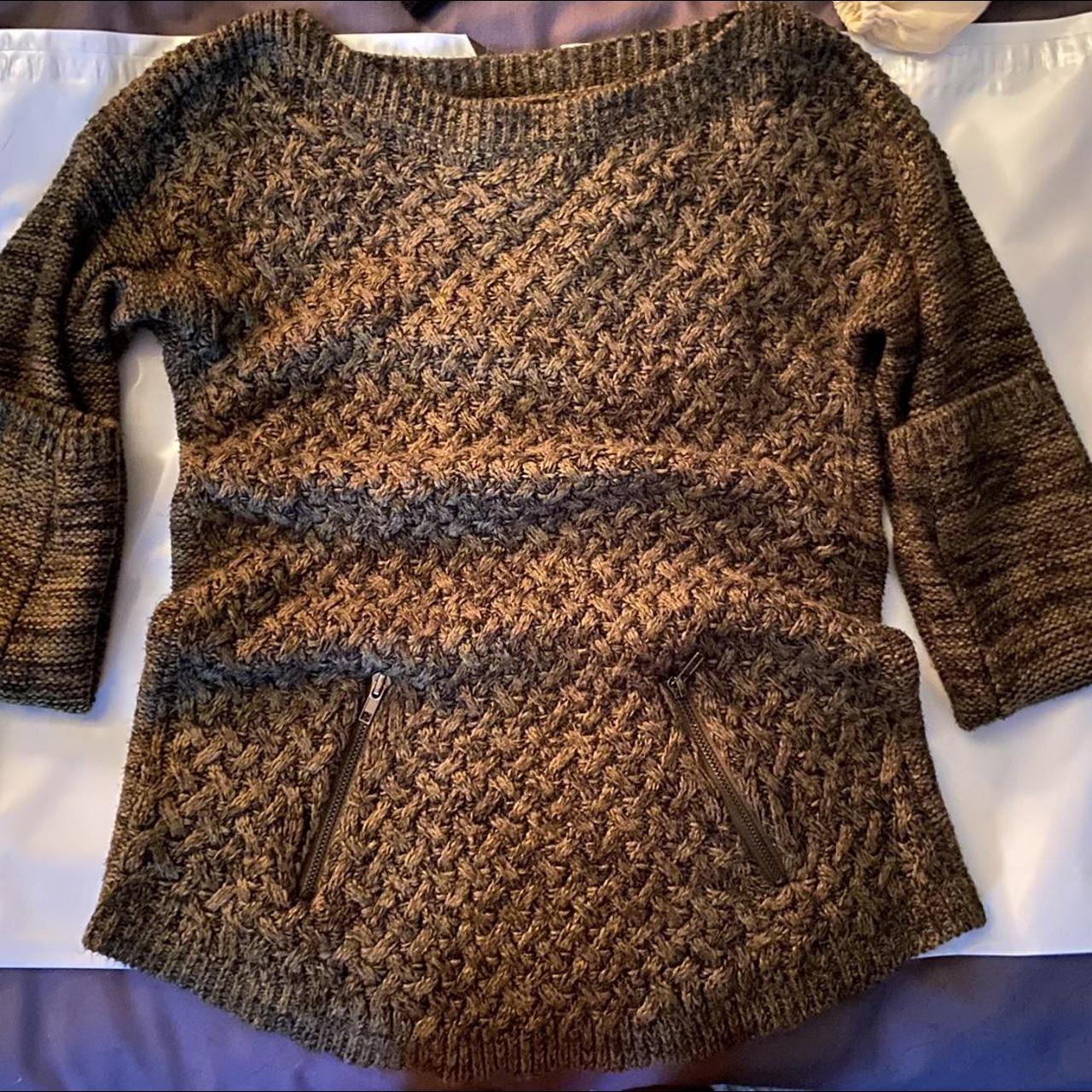 Product Image 1 - A cozy knit sweater to