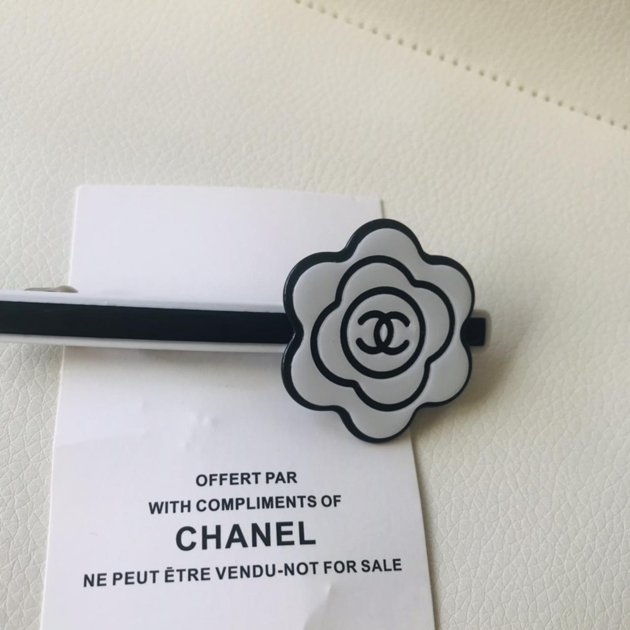 希少品★送料込♪【CHANEL】Hair Accessory & Black White Chanel Beaute Hair Pin Hair Clip Hair Accessory Limited