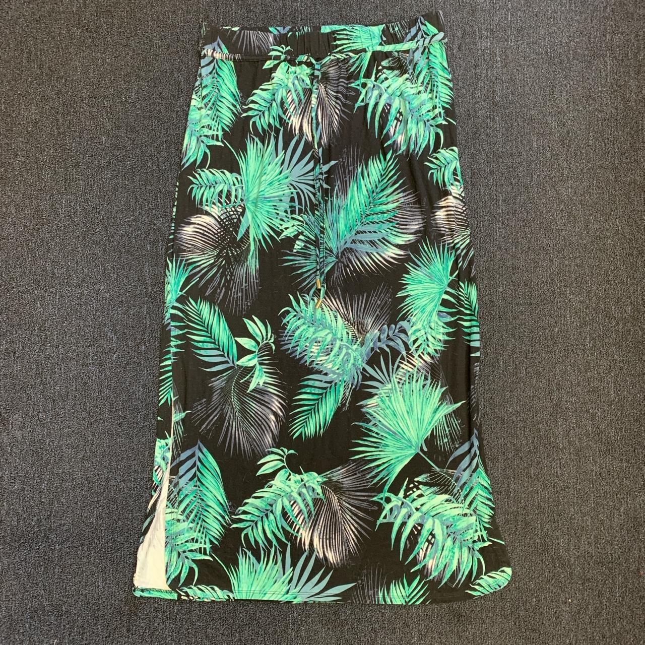 Yessica forest jungle maxi skirt Stretchy green... - Depop