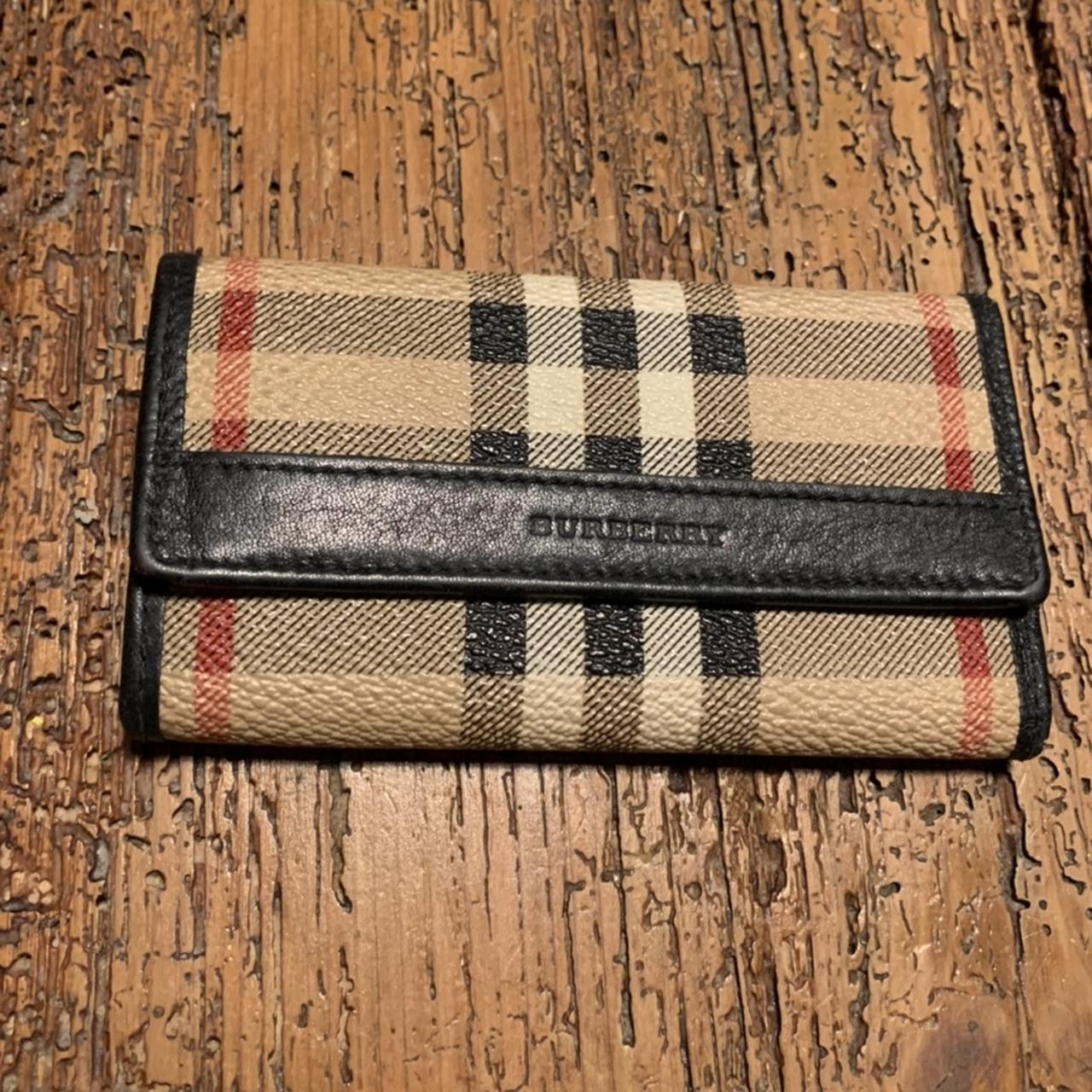 Burberry Women's Cream and Black Wallet-purses | Depop