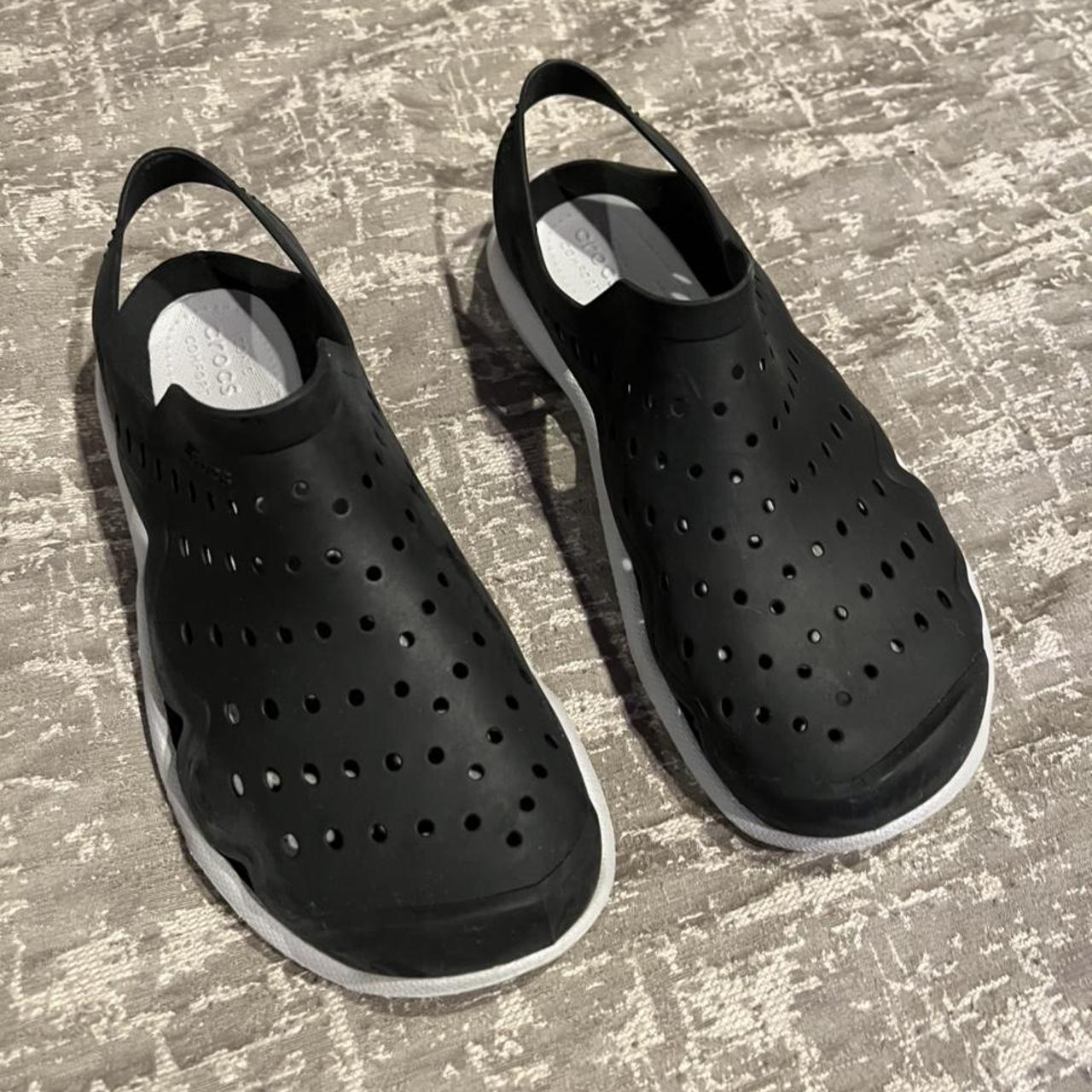 Product Image 1 - Mens size 6 crocs

Worn once

Perfect