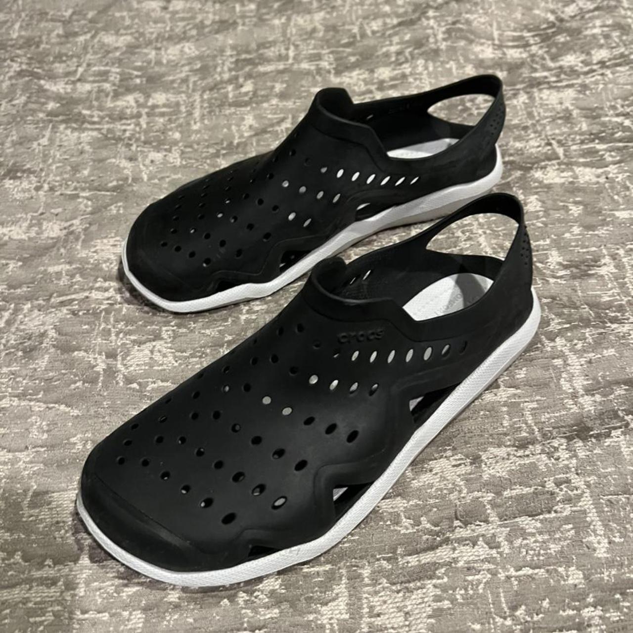 Crocs Black Clogs (2)