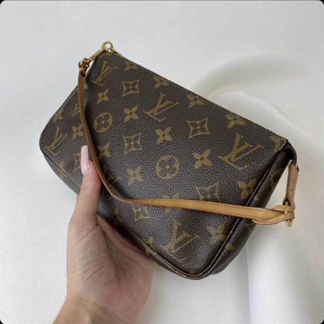 Louis Vuitton Graffiti Pochette Accessoires. This is - Depop