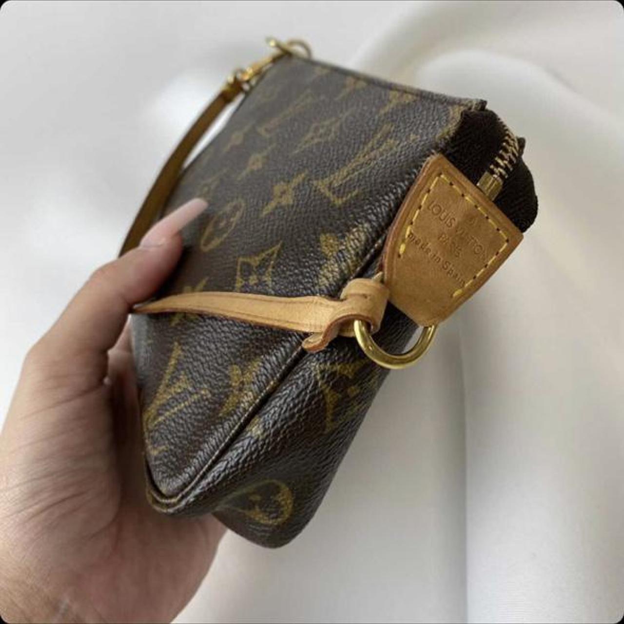 Louis Vuitton Pochette Bag I'm great - Depop