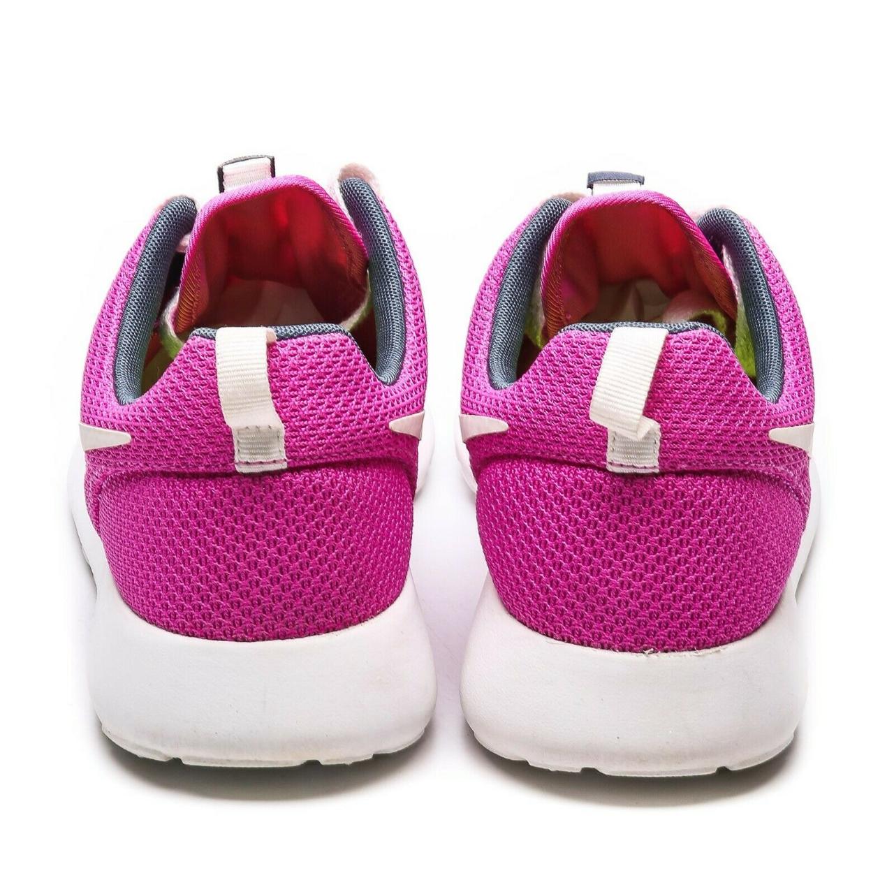 Nike Women's Pink and White Trainers (3)