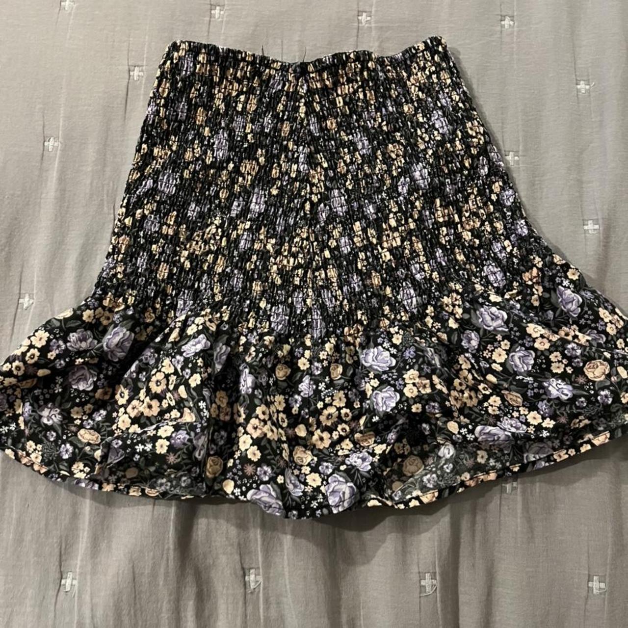 h&m floral skirt🩰 NO PAYPAL 🪷 read shop policies... - Depop