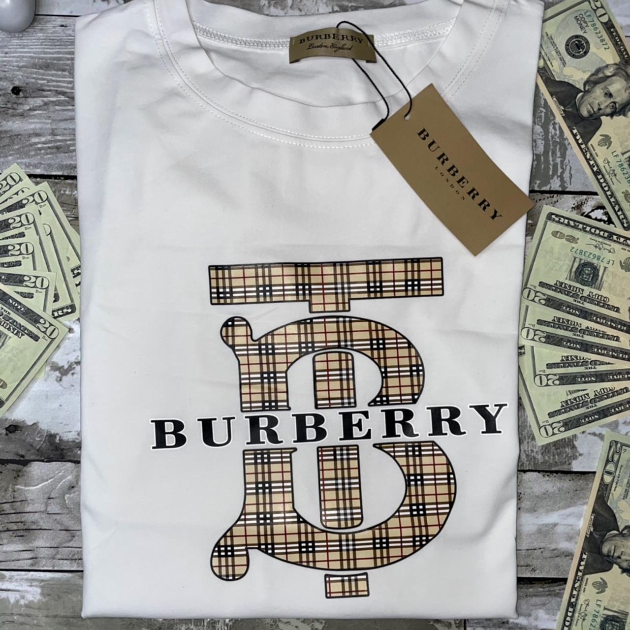 ☆韓国の人気☆【BURBERRY】☆LOGO SHORT SLEEVE T SHIRT☆ 👕BURBERRY short sleeve shirt LARGE 🪐 UNISEX #mens | Depop