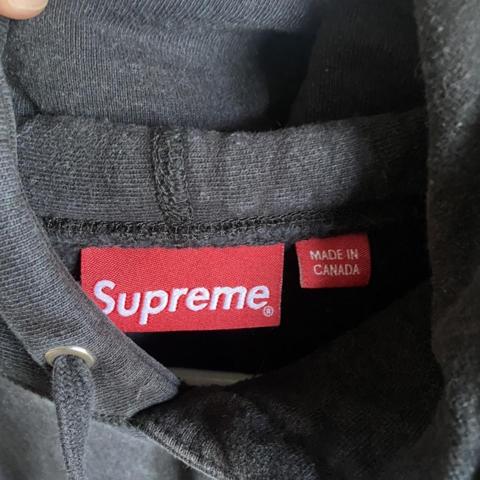 my local thrift is selling this tragic fake supreme hoodie for $120 🫠 :  r/Depop