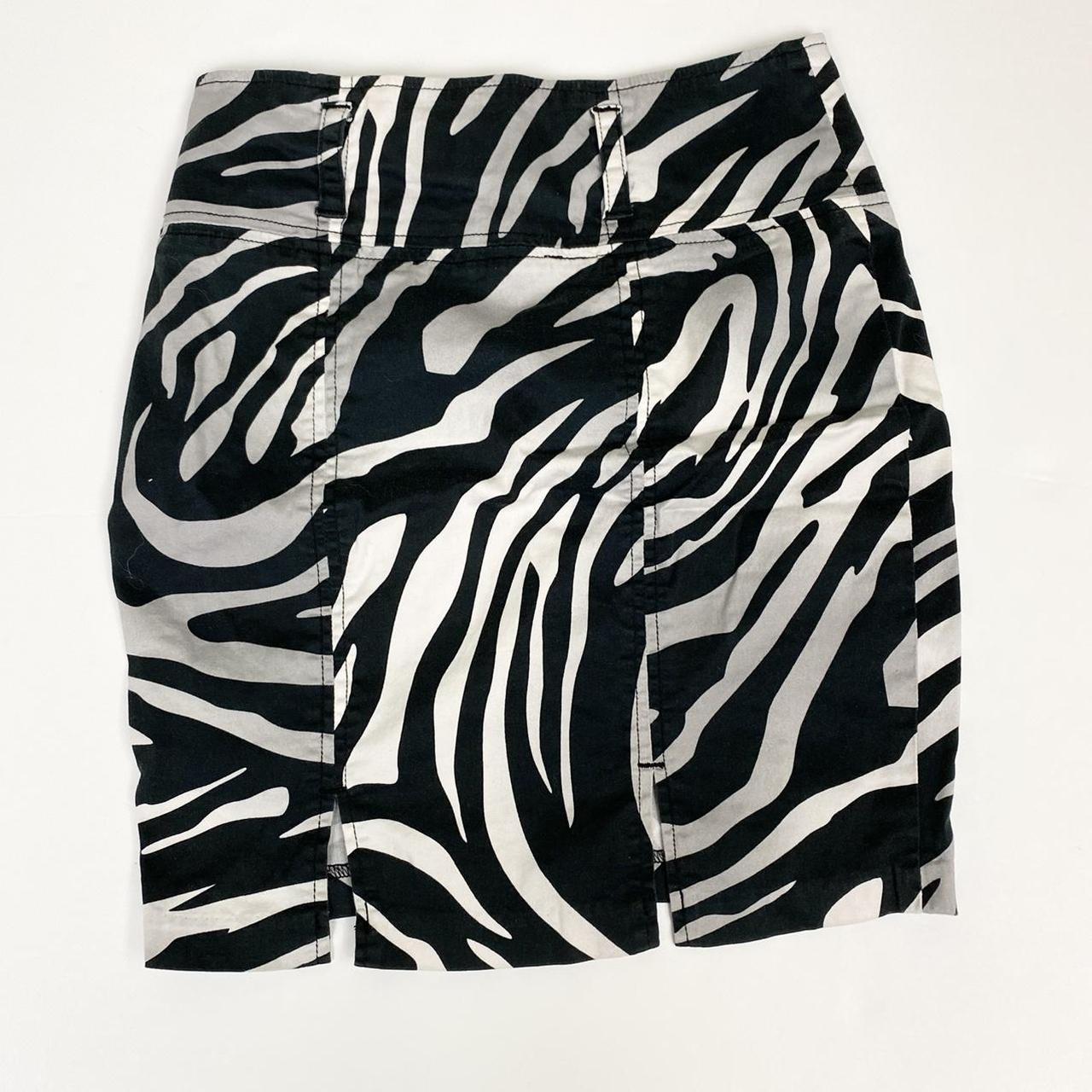 🤍Y2k Guess Zebra mini skirt🤍 Y2k Guess zebra print... - Depop
