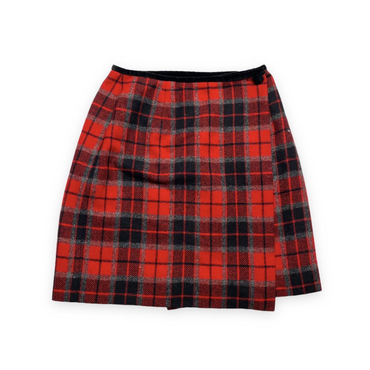 Liz Claiborne Women's Red Skirt | Depop