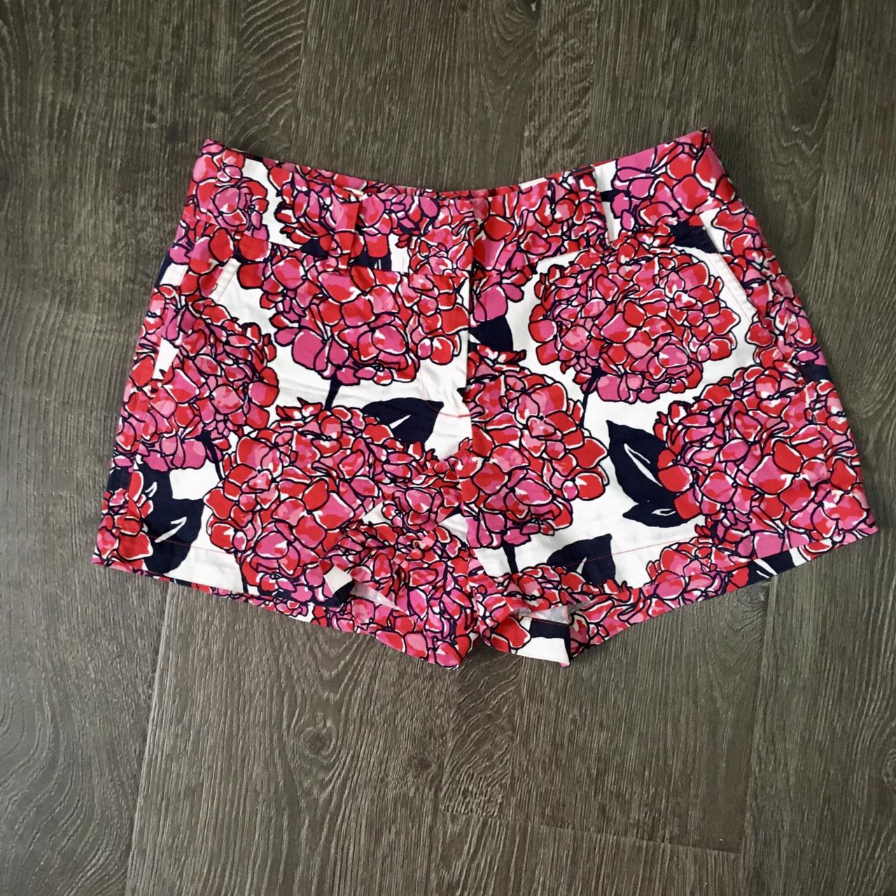 Vineyard Vines Women's Navy and Pink Shorts | Depop