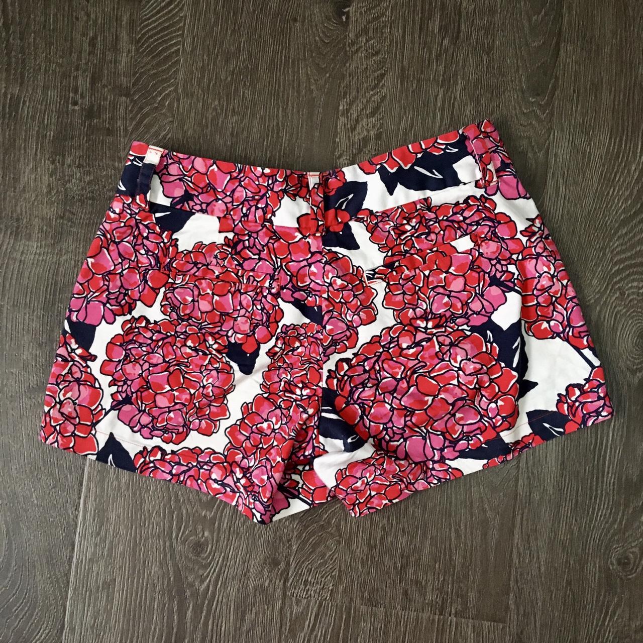 Vineyard Vines Women's Navy and Pink Shorts | Depop