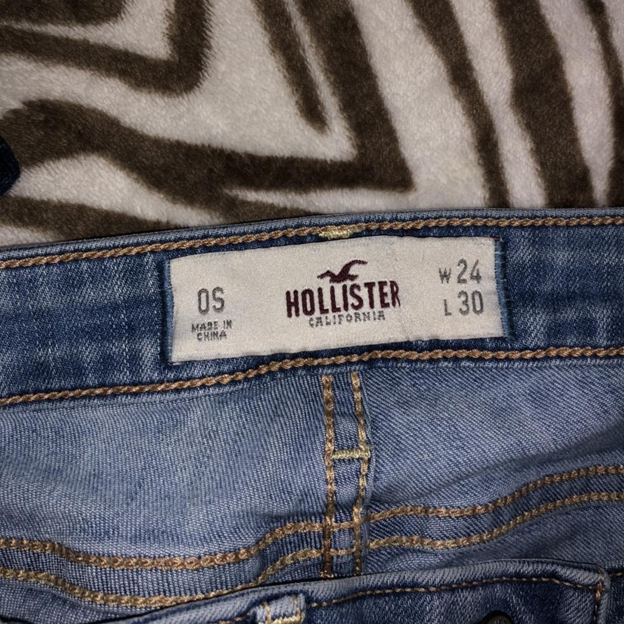 Hollister Light wash skinny jeans 🤎 Size: 0 Short 🤎... - Depop
