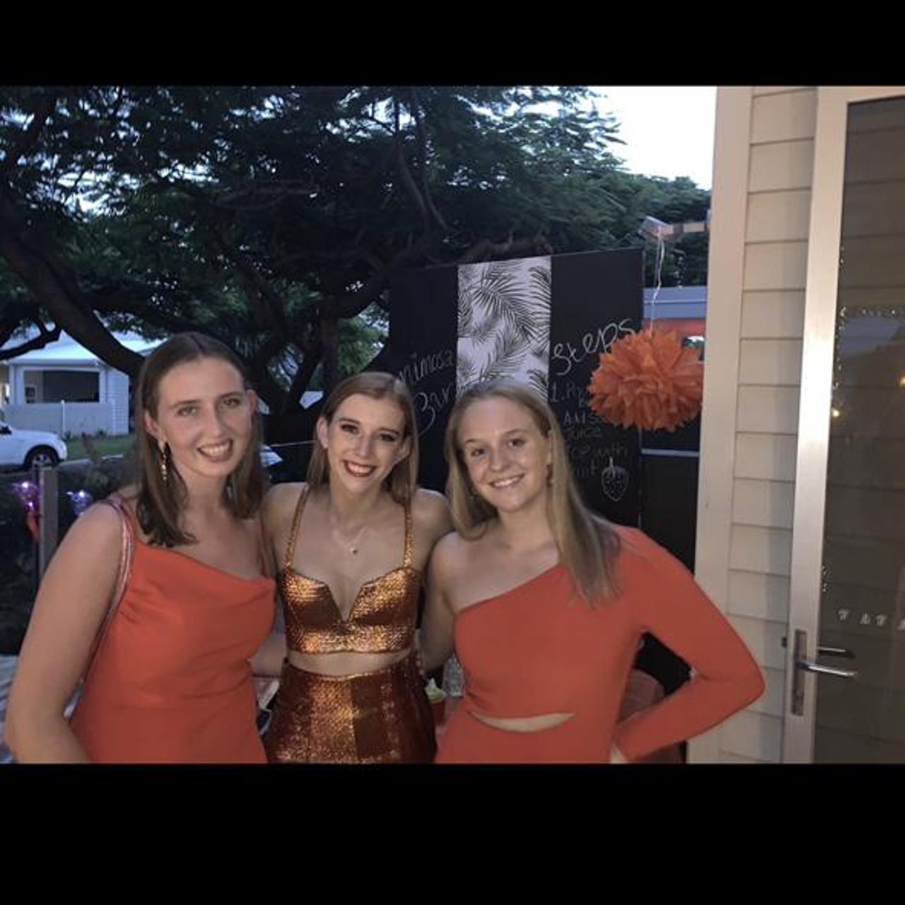 Bec and bridge one shoulder Clearance