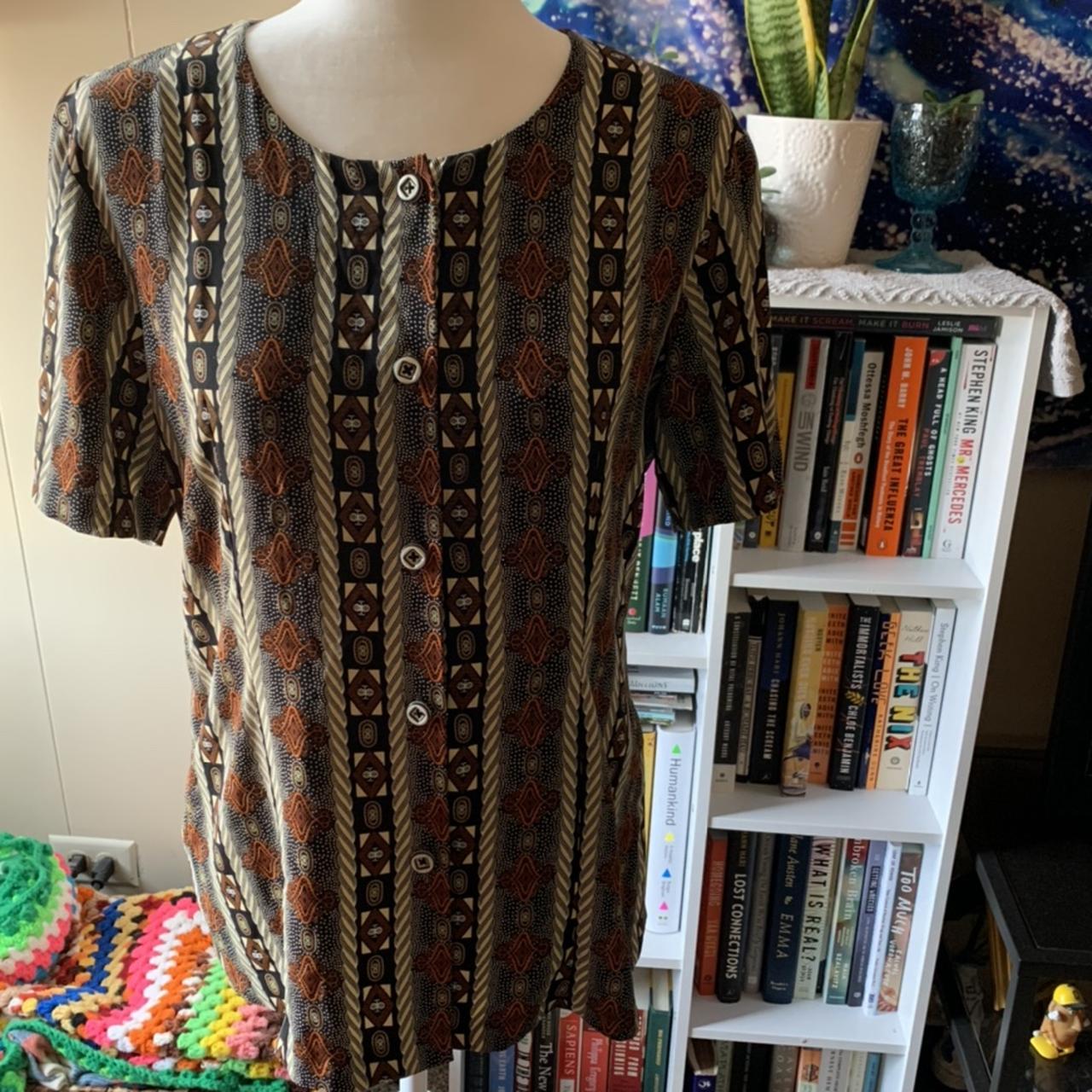 Super cute 80s vintage 3/4 sleeve sweatshirt. Has a | Depop