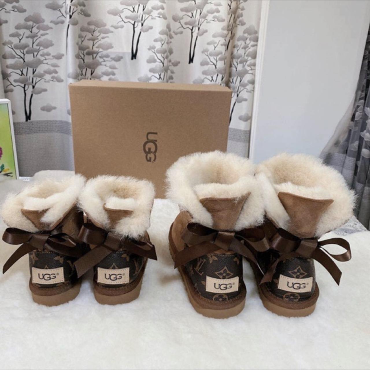 Womens SOLID COLOR uggs 65$ Variety of sizes , Womens