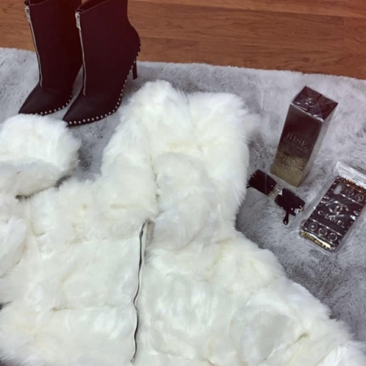 Womens SOLID COLOR uggs 65$ Variety of sizes Womens - Depop