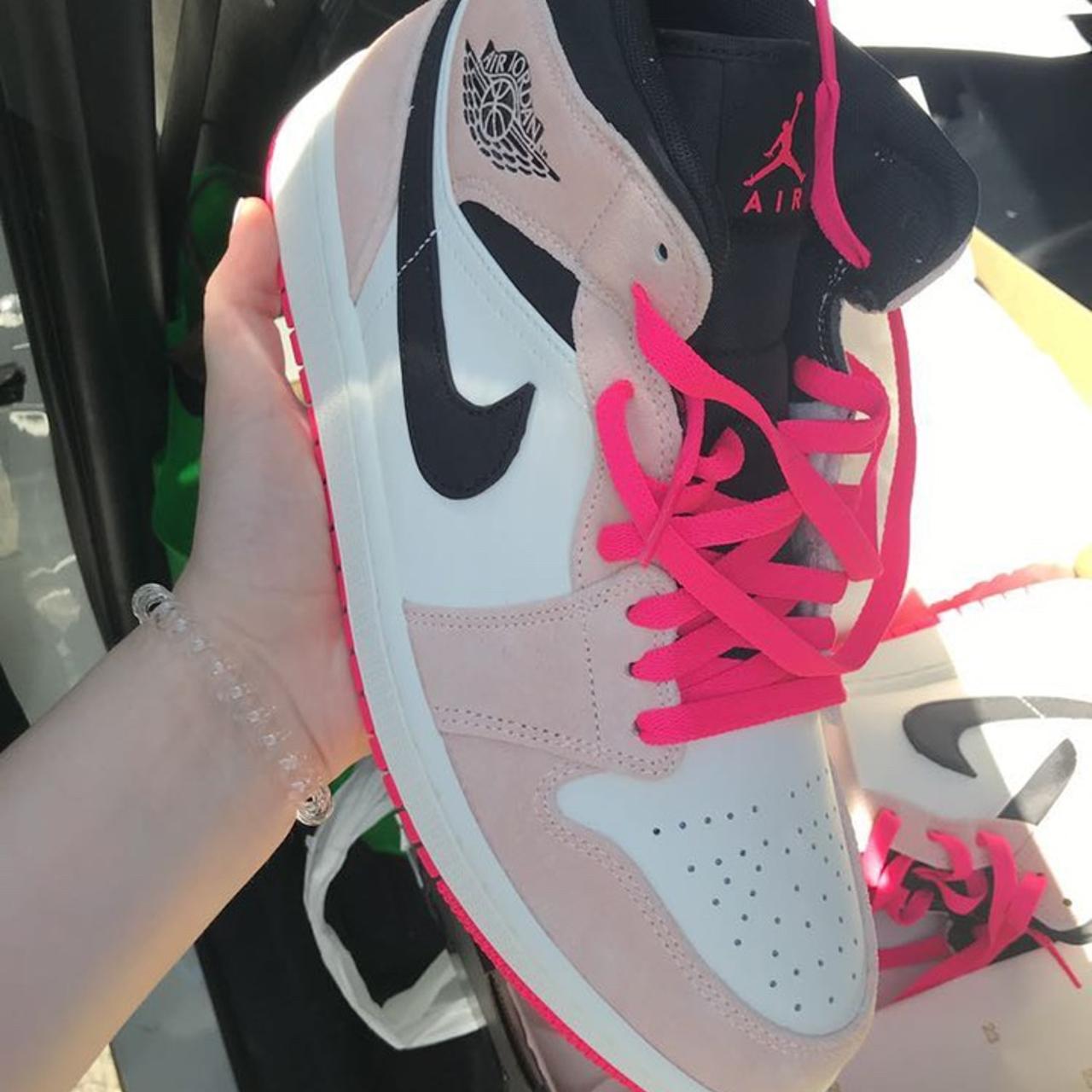 jordan 1 mid crimson tint outfit
