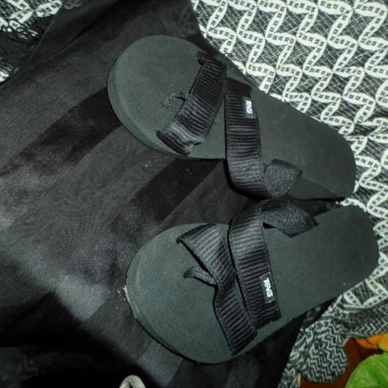 teva sandals size 7.5