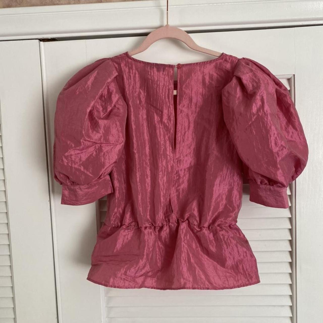 Shiny mauve puff sleeve blouse - Depop