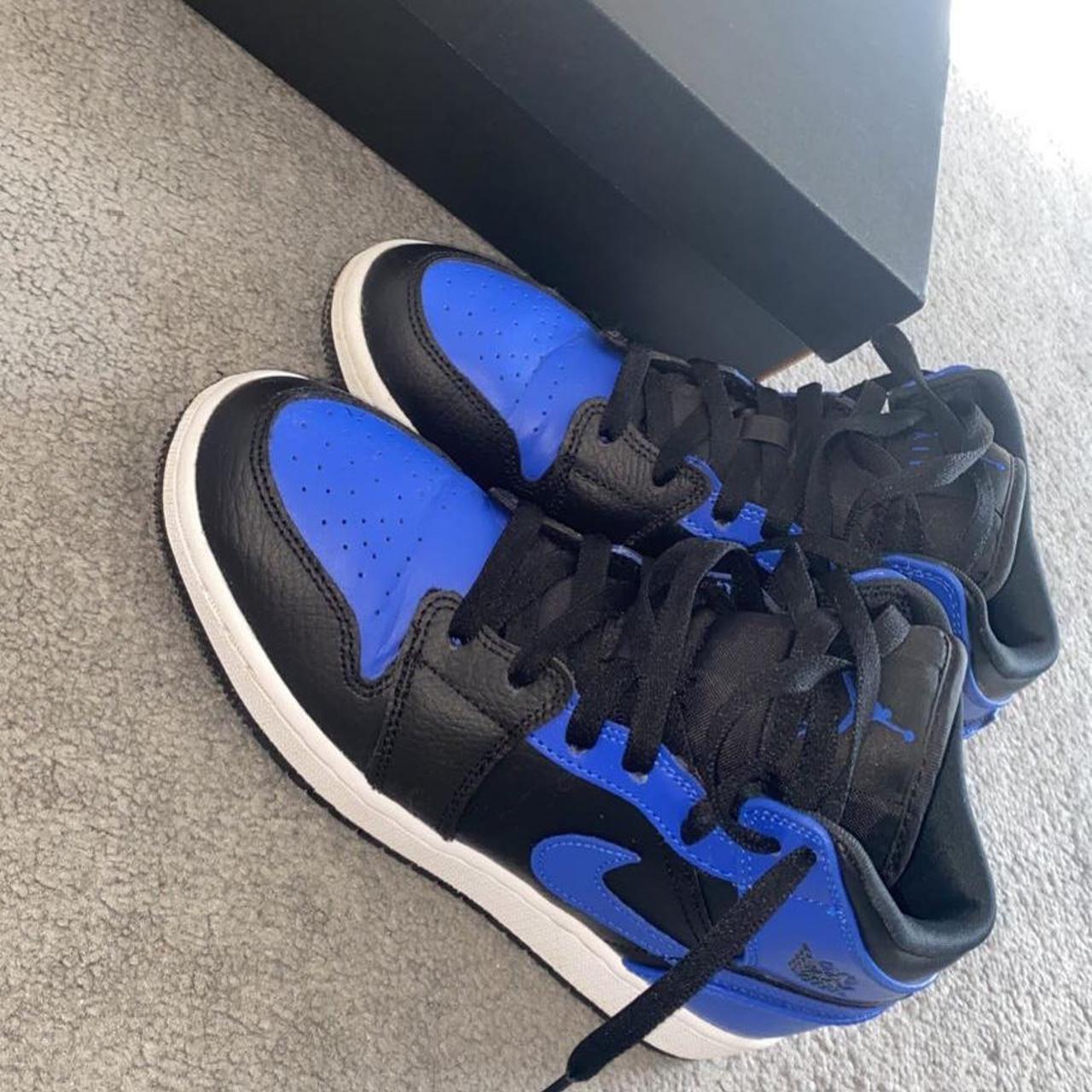 aj1 mid hyper blue