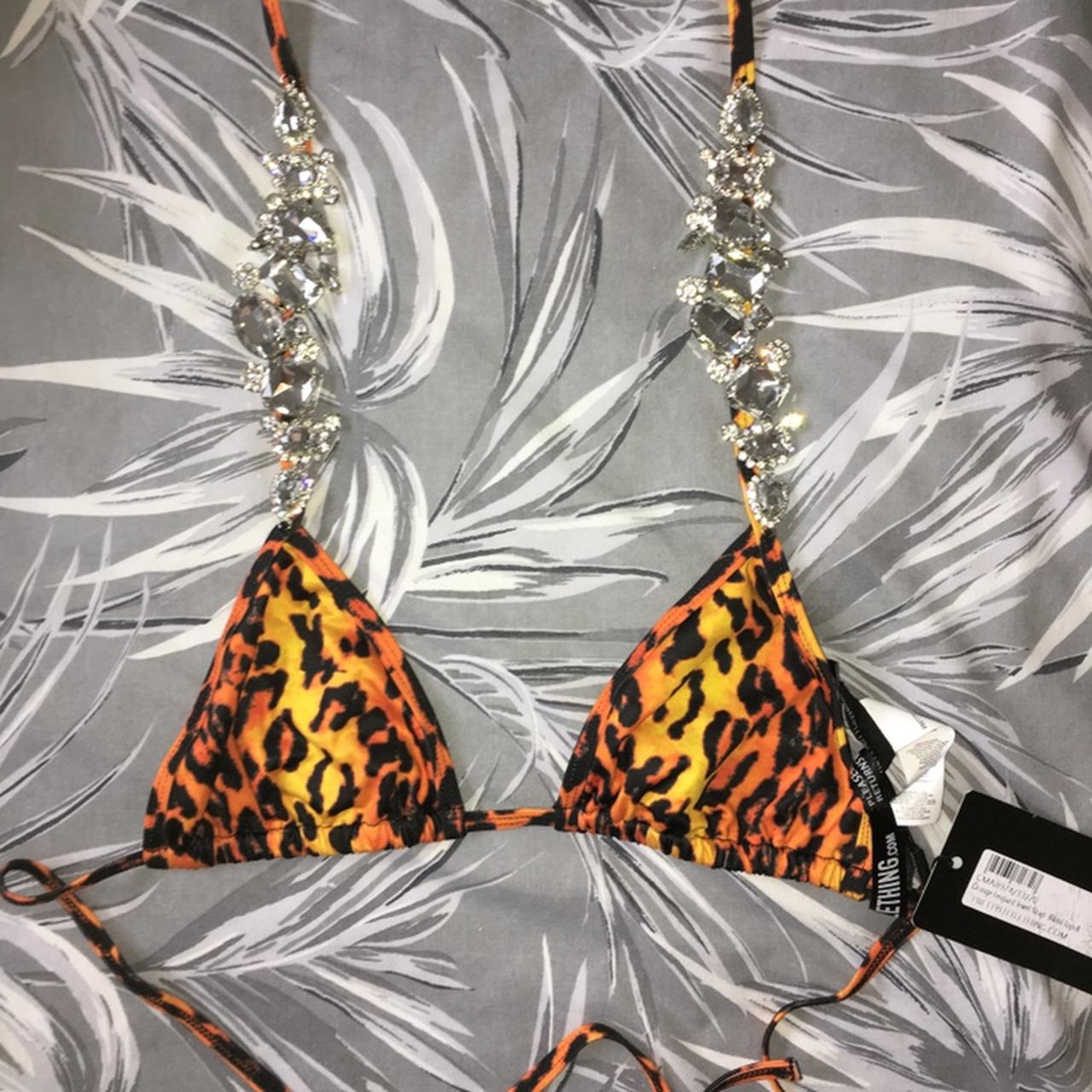 Prettylittlething Gold chain bra Never worn - Depop