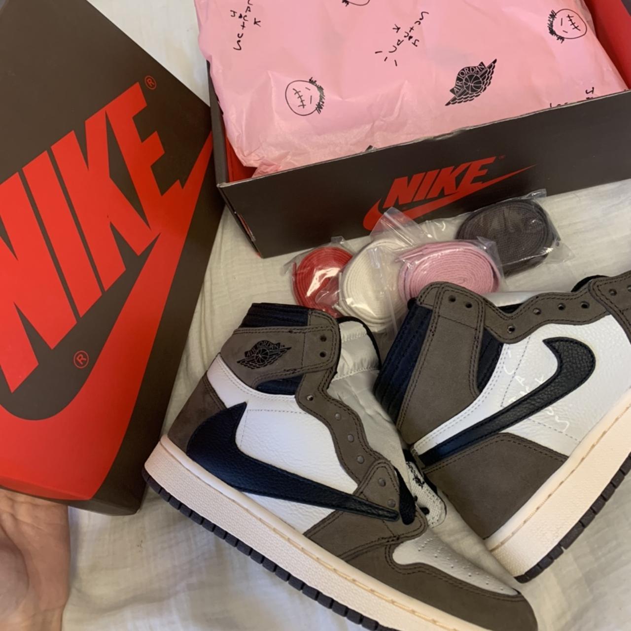 travis scott jordan 1 pouch