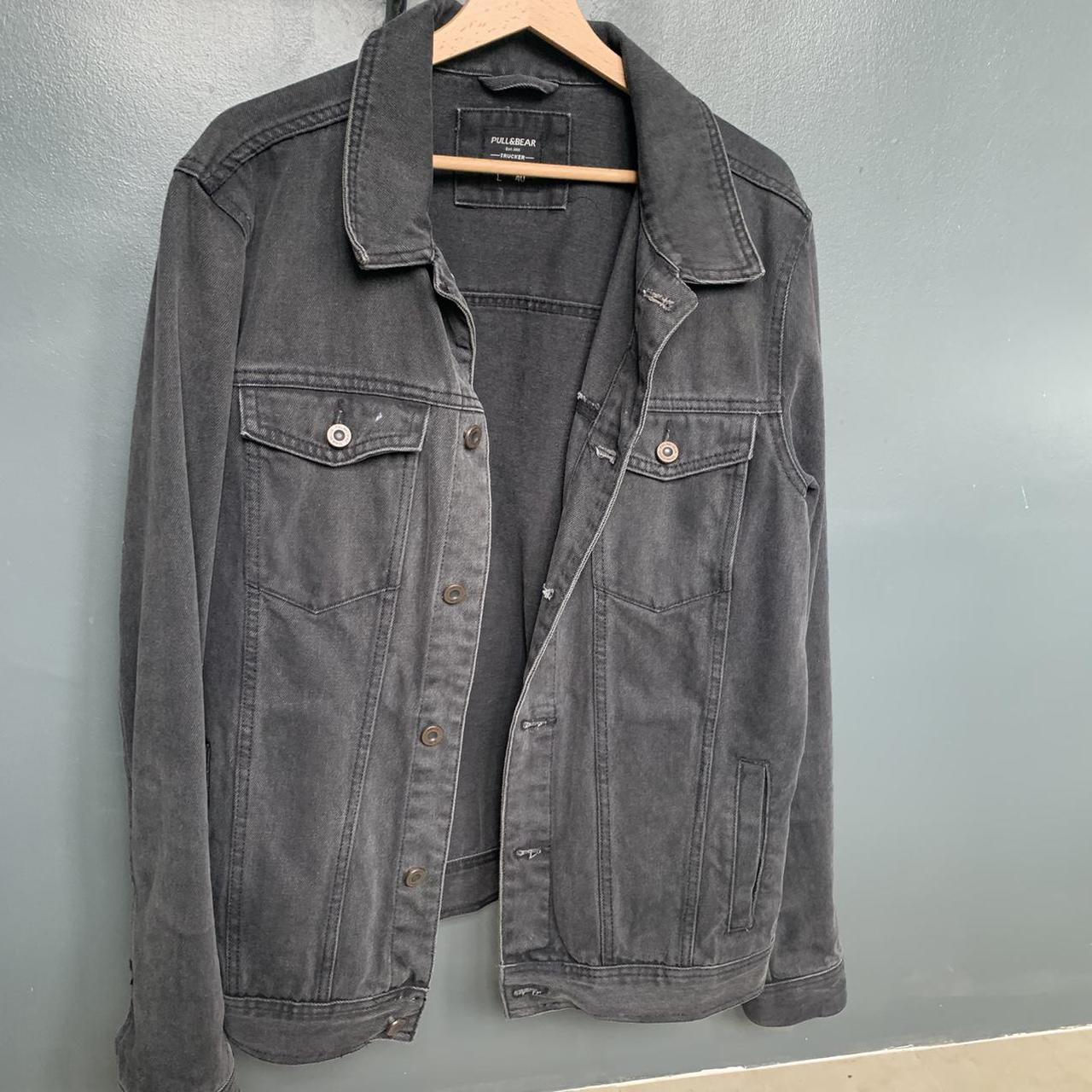 Black denim jacket sales pull and bear