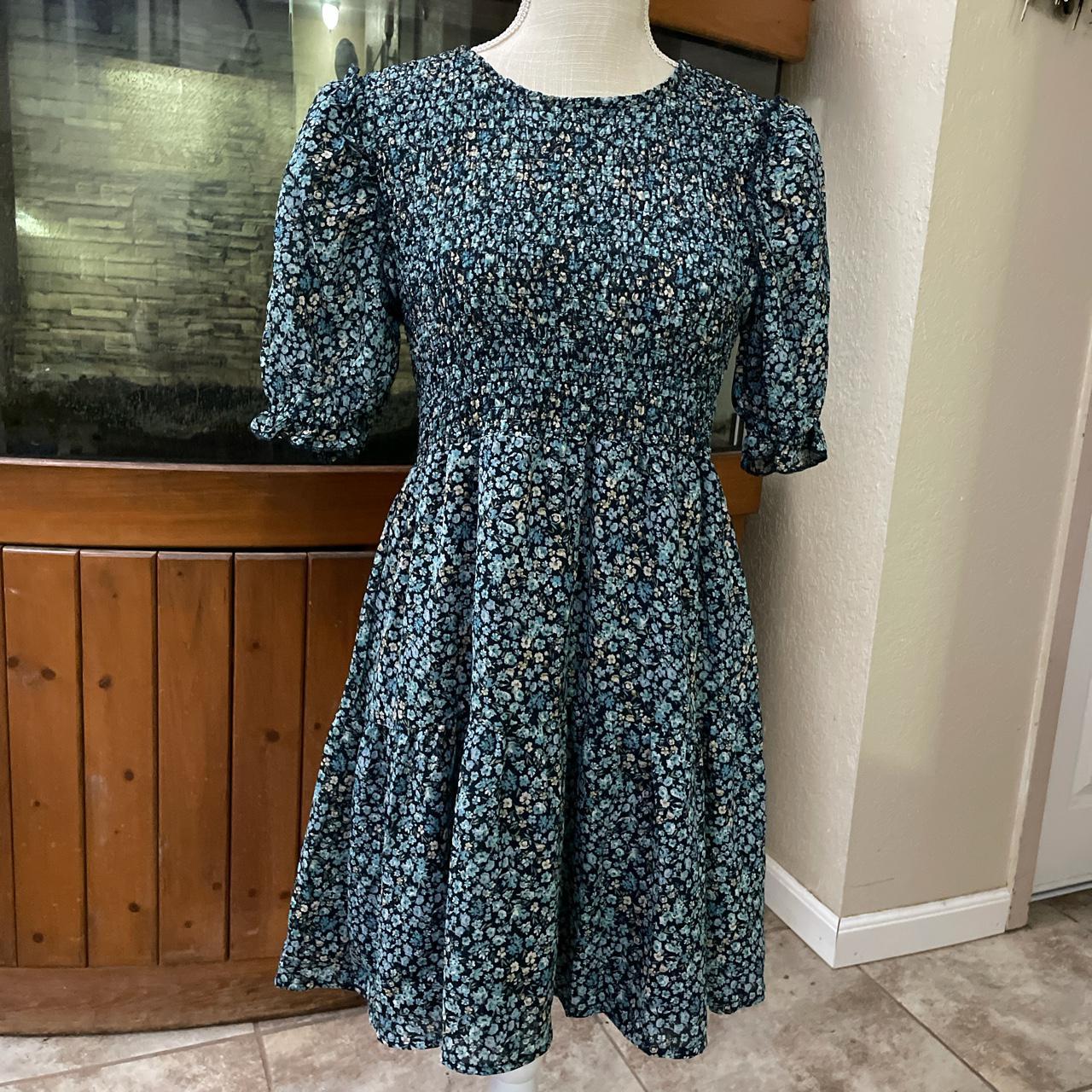 Floral Wild Fable dress! Never worn. Has bubble/puff