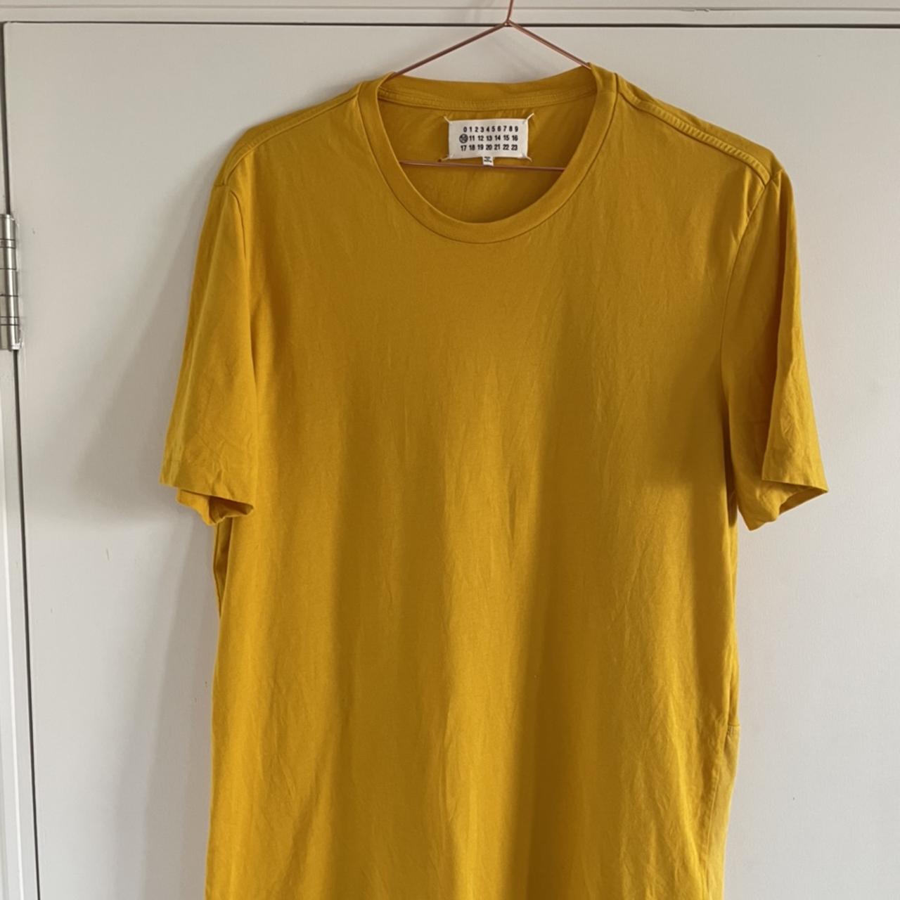Tシャツ・カットソー MAISON MARGIELA Double layer t-shirt Yellow S67GC0030S24607 Maison Margiela Double-layer T-shirt | Yellow | FARFETCH