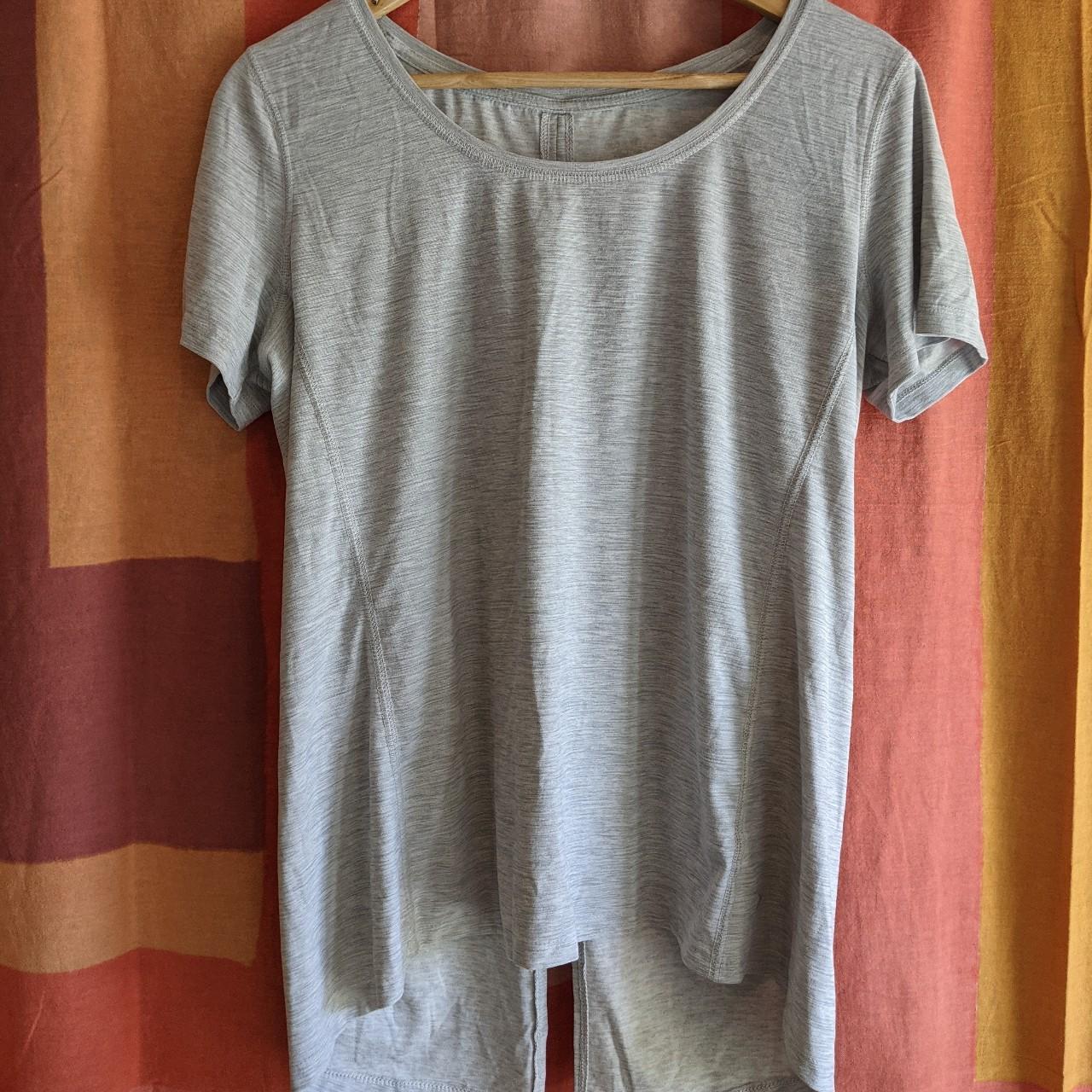 Light heather gray workout top you can tie up in the... - Depop