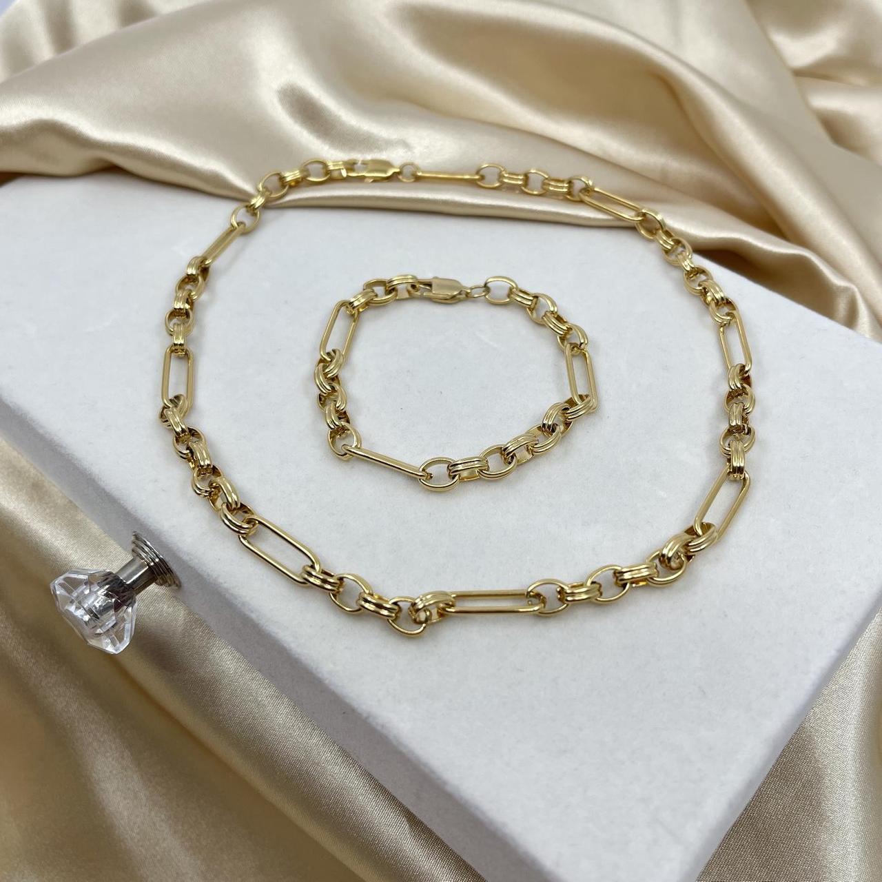 Stunning Statement Chain Set. Necklace & Bracelet... Depop