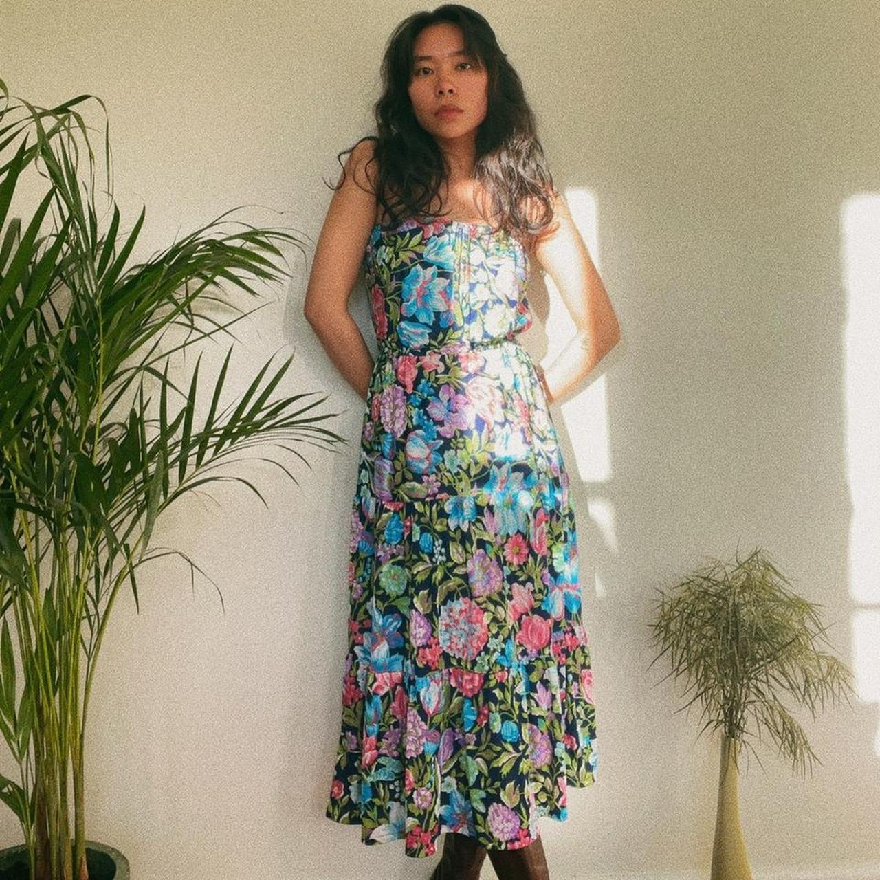 Floral tropical summer midi dress stretchy/... - Depop