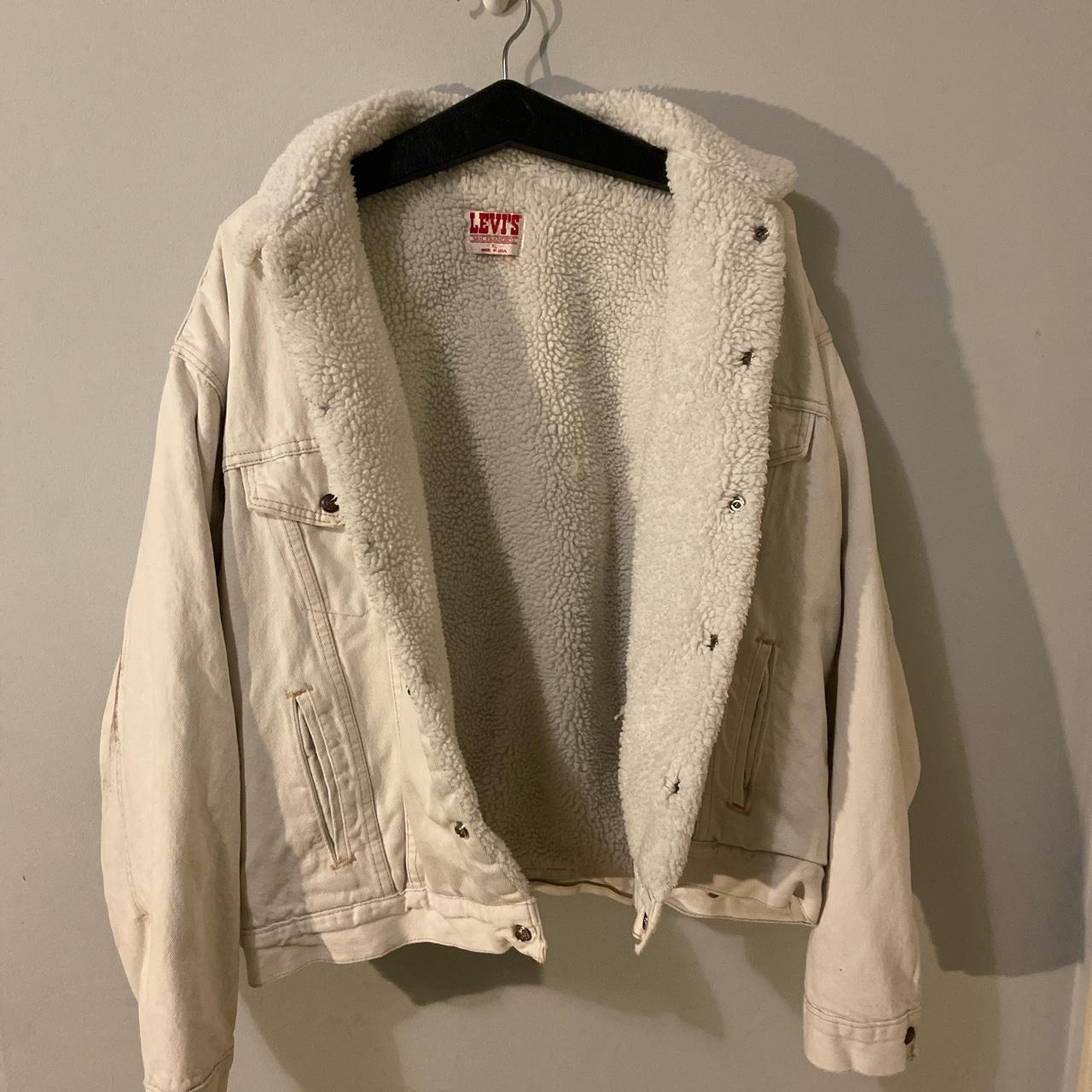 Size xl Levi’s white denim jacket with fleece inner... - Depop