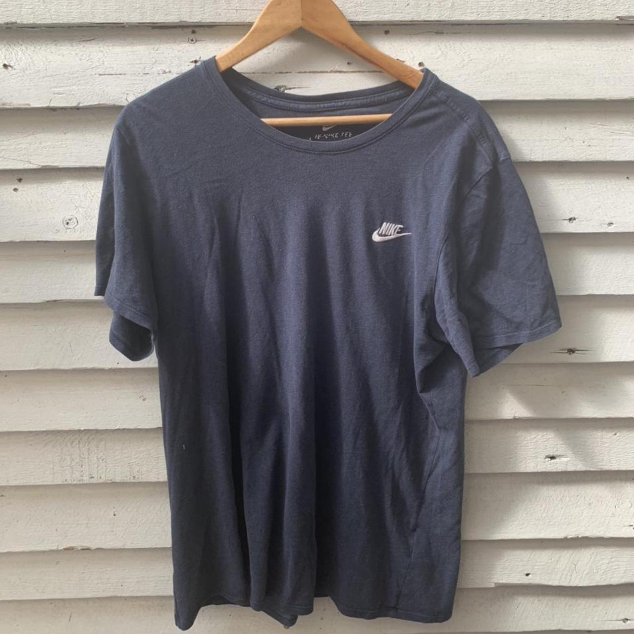 mens navy nike t shirt