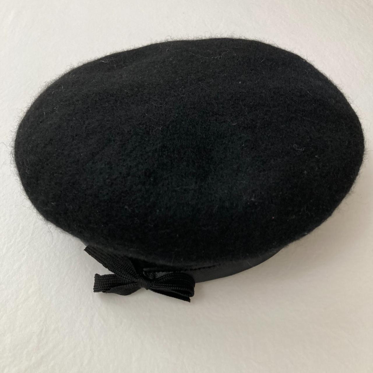 Vintage black beret with leather band | Medium - Depop