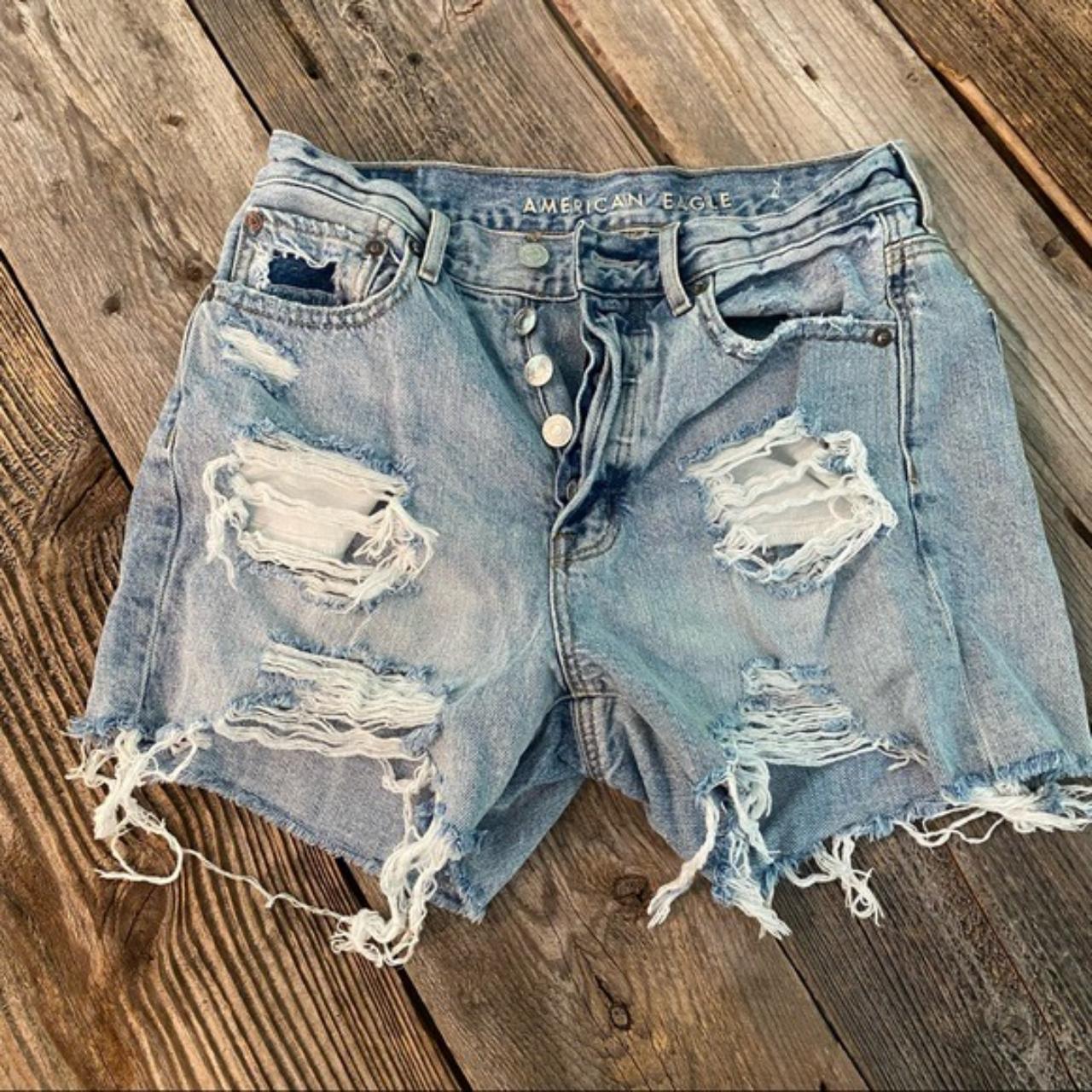 American Eagle Outfitters 90’s Boyfriend Shorts... - Depop