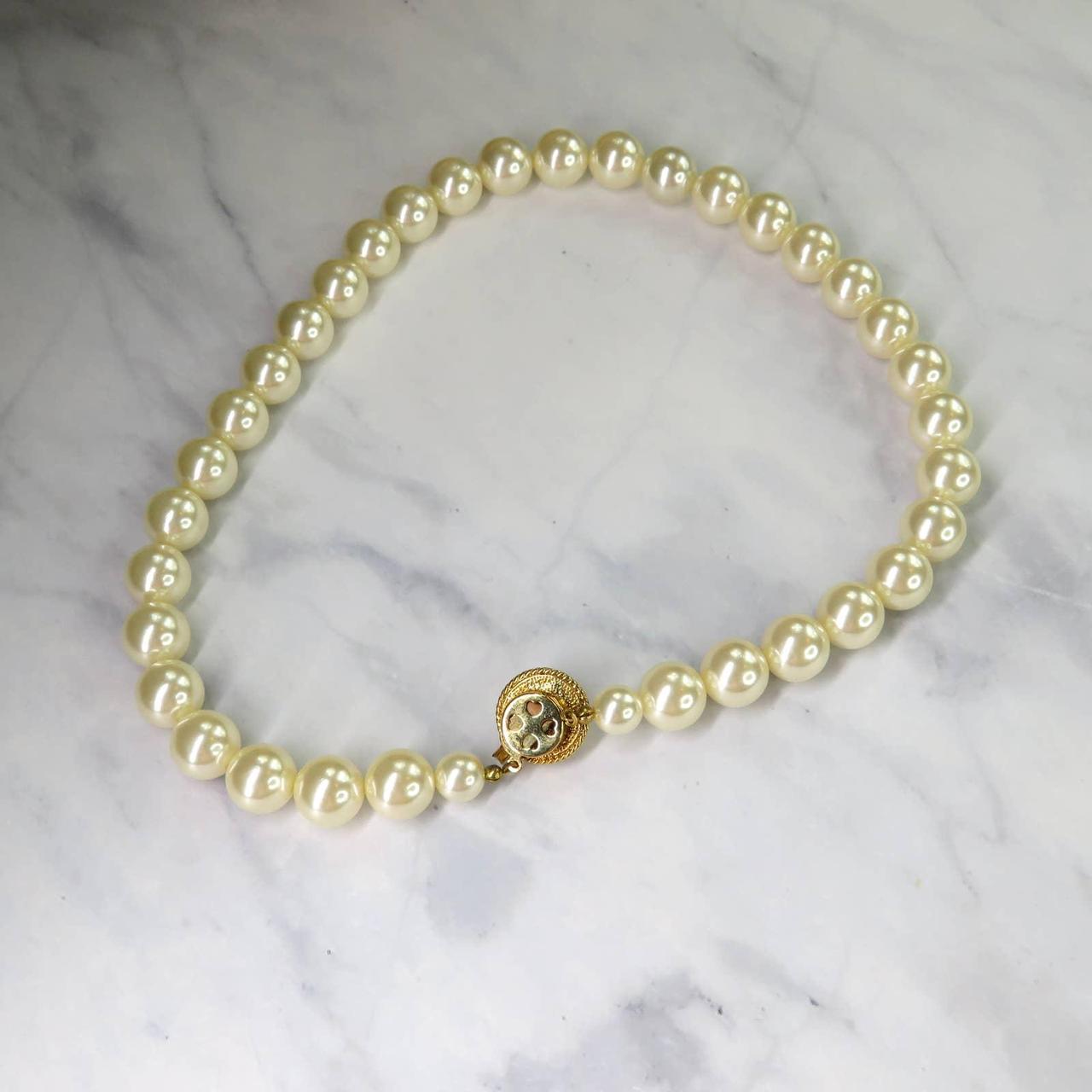 Circa 1980s Vintage Pearl Necklace Straight From... - Depop