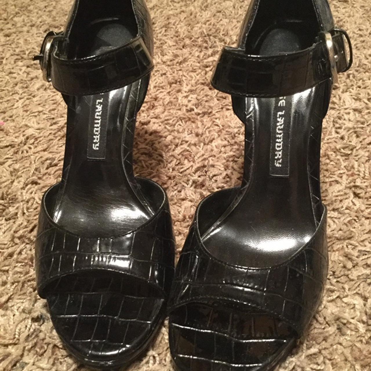 chinese laundry velvet heels