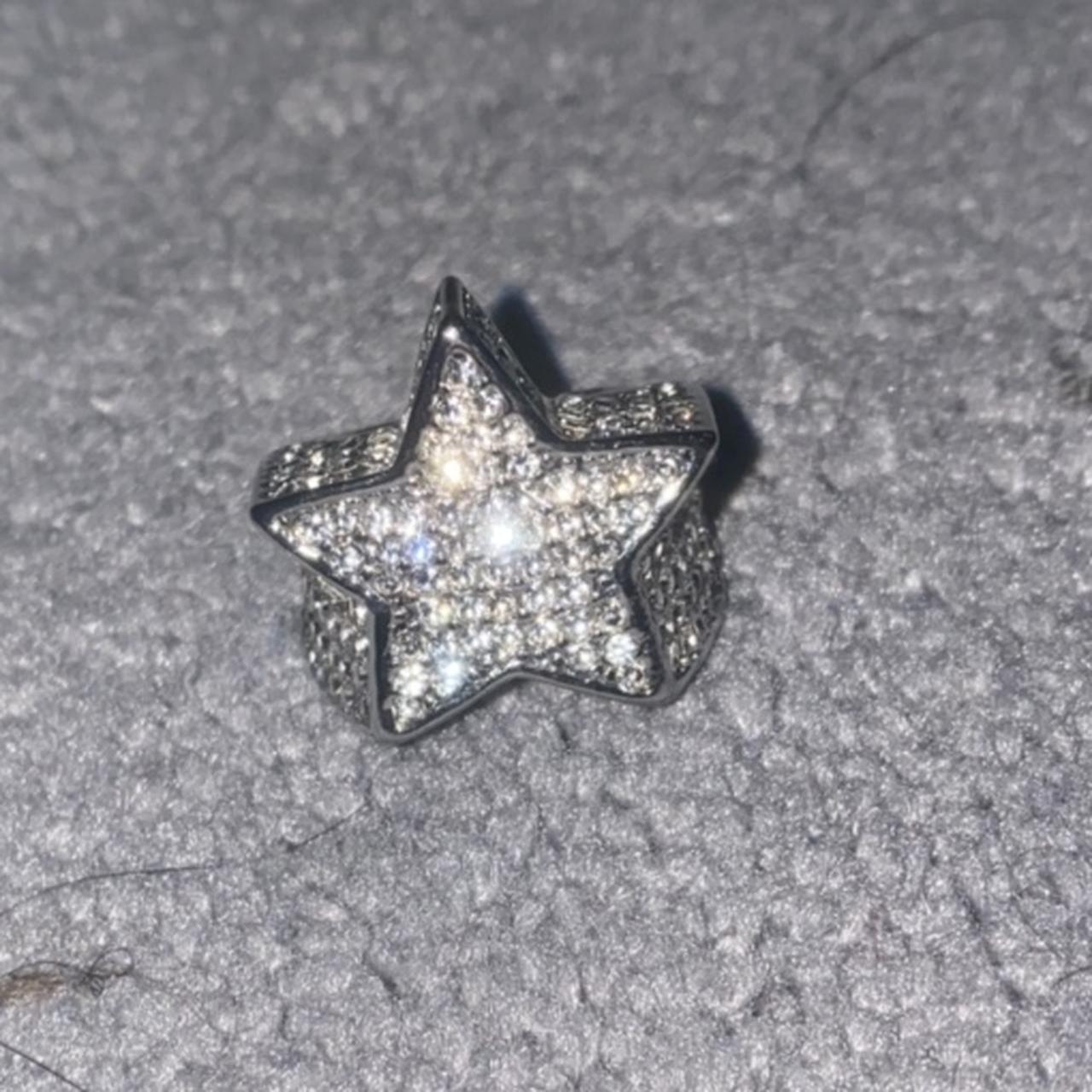 Silver Lab Diamond Star Ring in perfect condition.... Depop