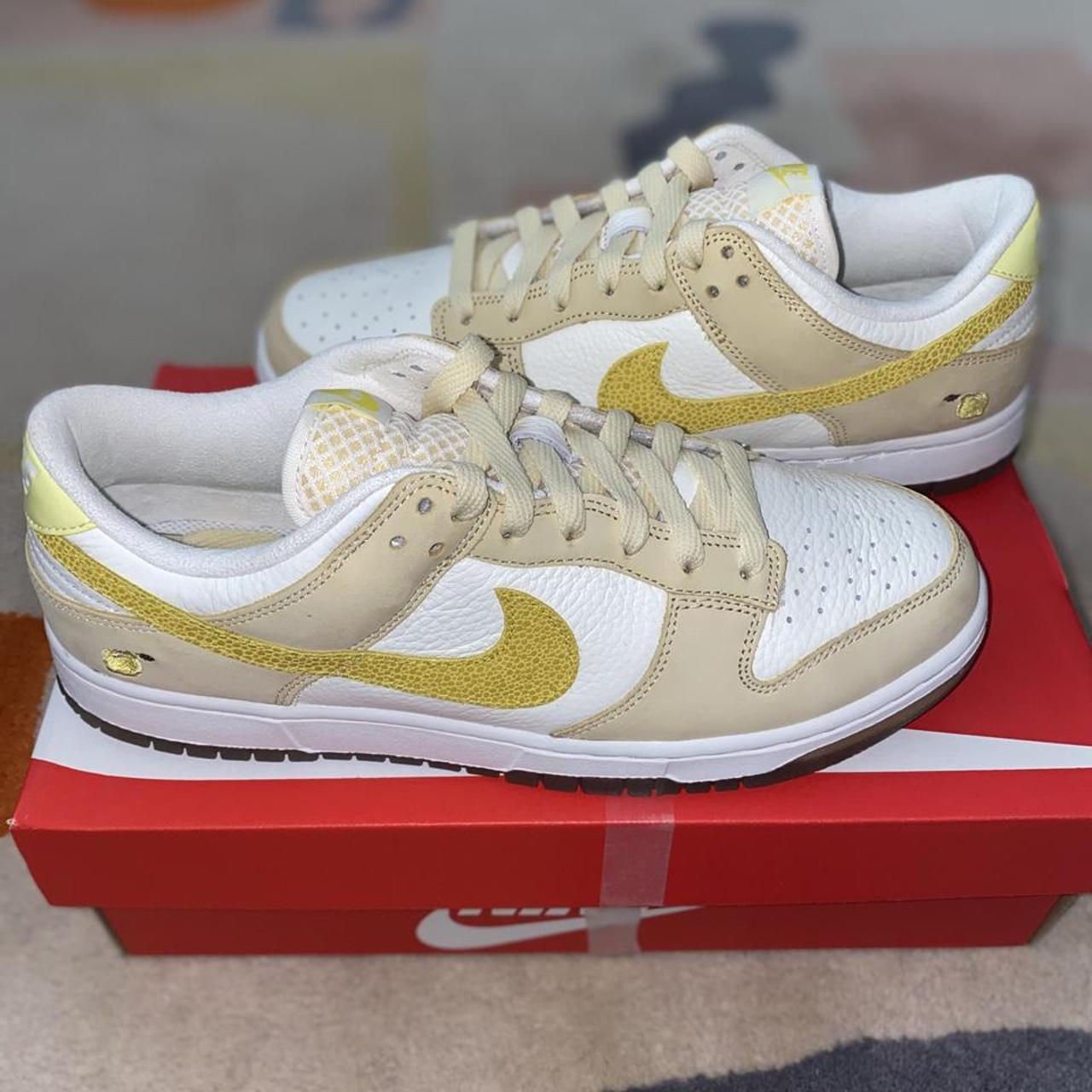 Nike sales lemon trainers