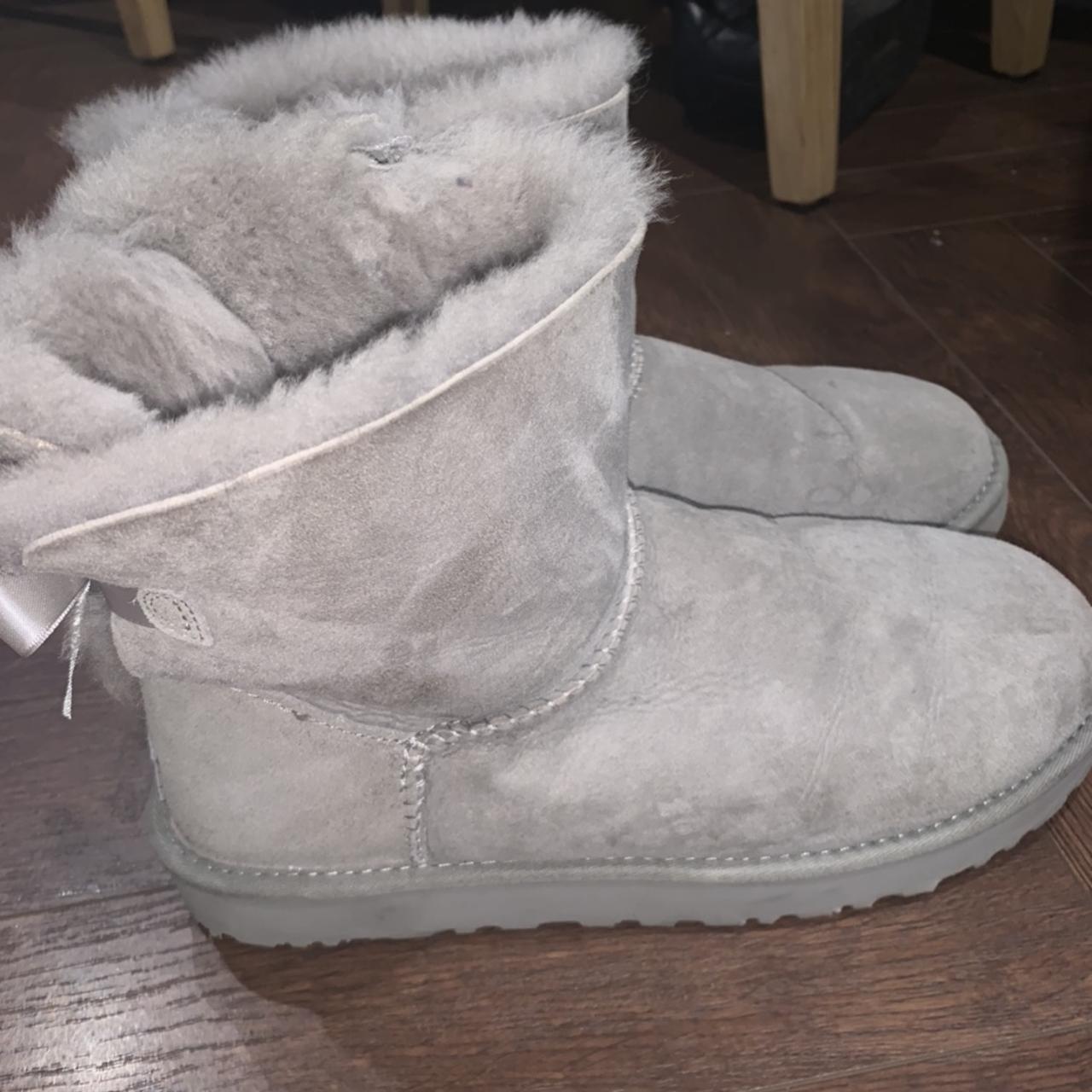 Ugg mini deals bailey bow seal