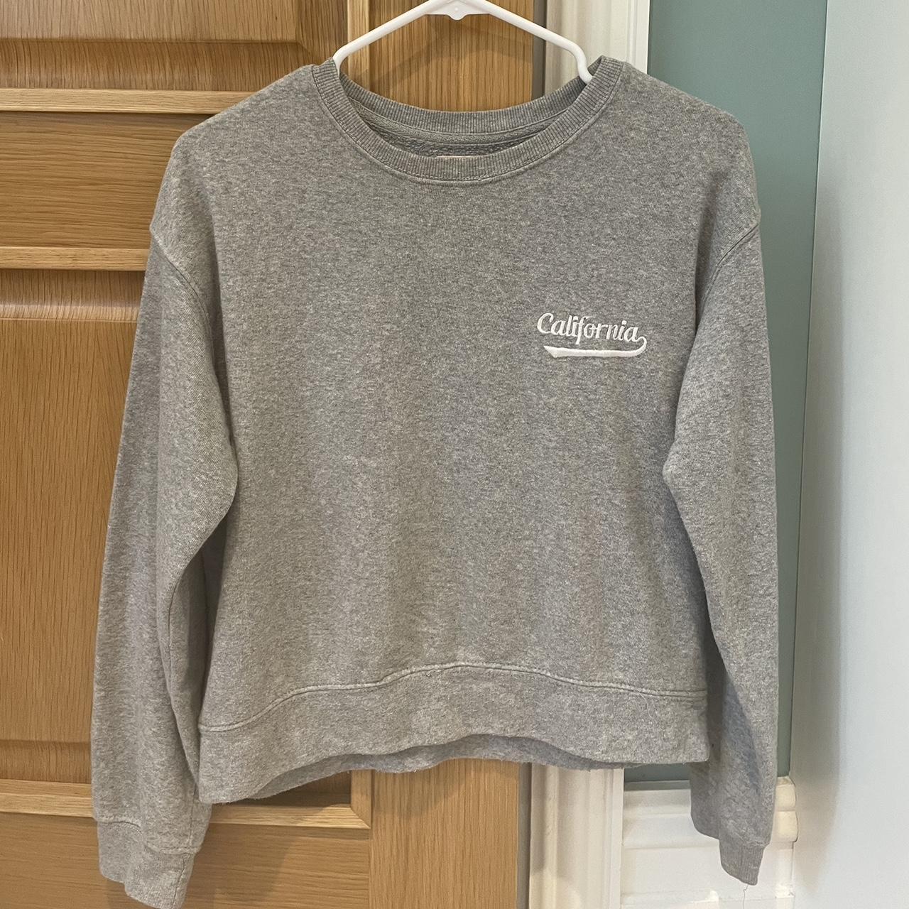 Pull&Bear Women's Grey Sweatshirt | Depop