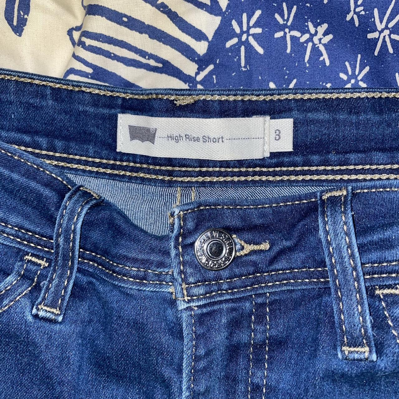Levi's Women's Navy and Blue Shorts (3)
