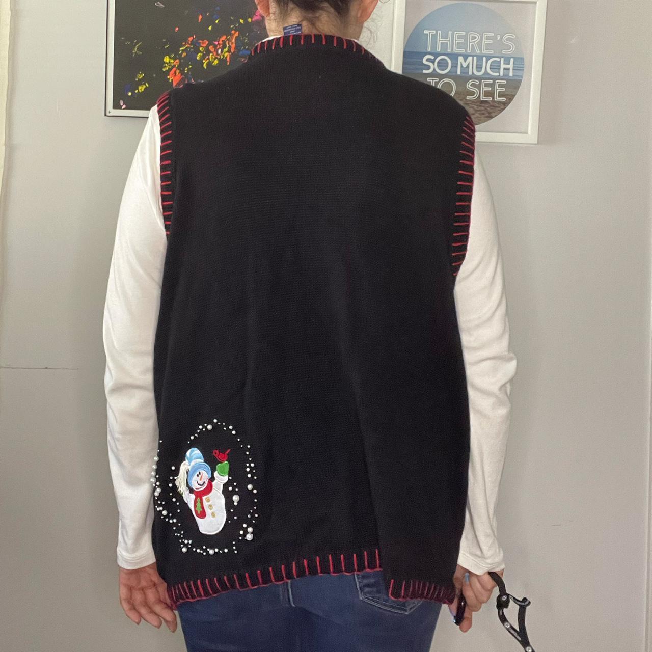 Basic Editions Women's Black and White Gilet (2)