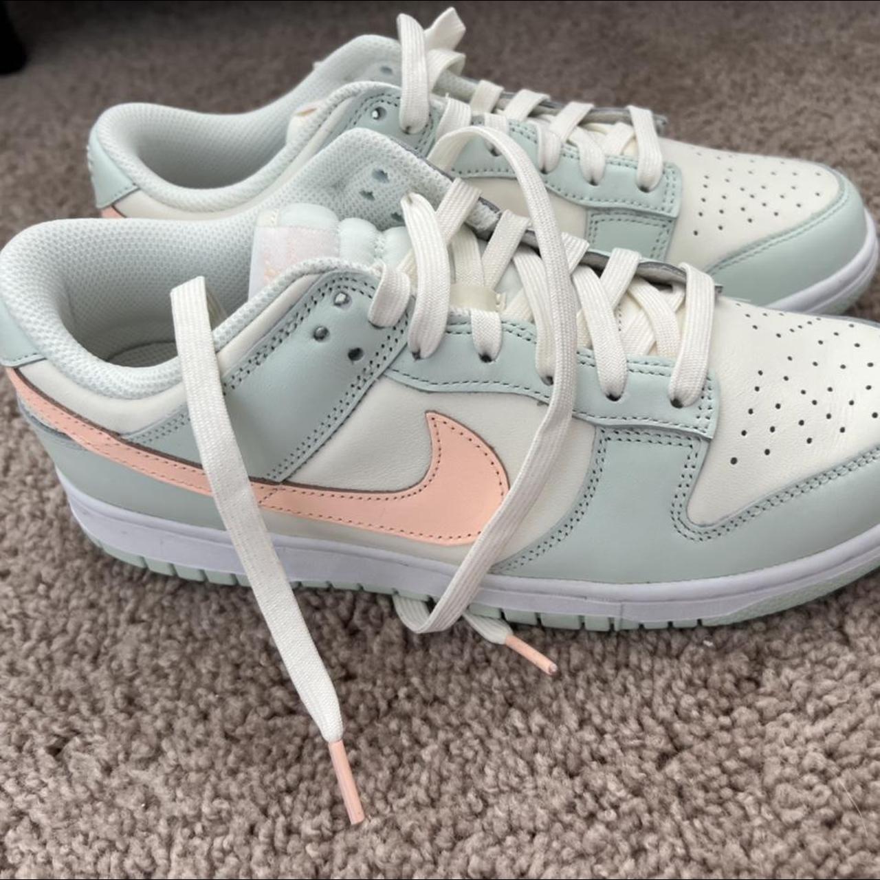 barely green women's dunk low