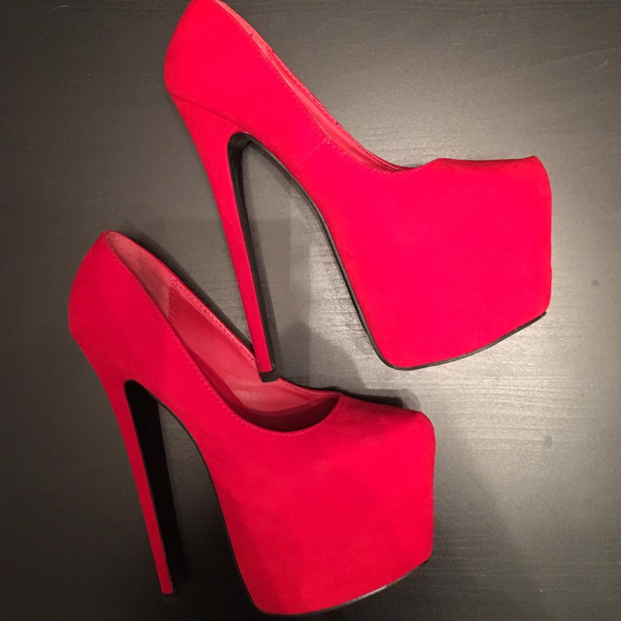 Super heels con plateau altissimo di finto suede... - Depop