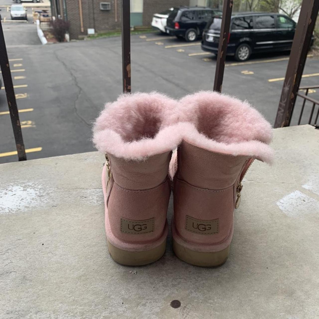 pink ugg boots size 7