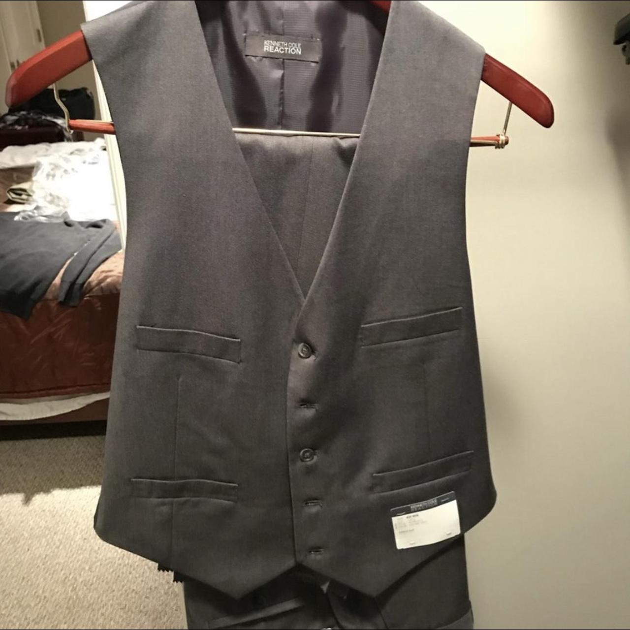 Kenneth Cole Men's Grey Suit | Depop